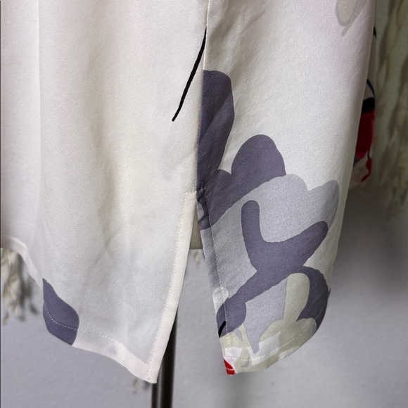 Citron Santa Monica Silk Red and Lilac Gray Floral Print Button Front 2X - Picture 10 of 11